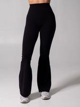 Thumbnail 3 of Legacy Flare Legging - Onyx Black, 3 of 6