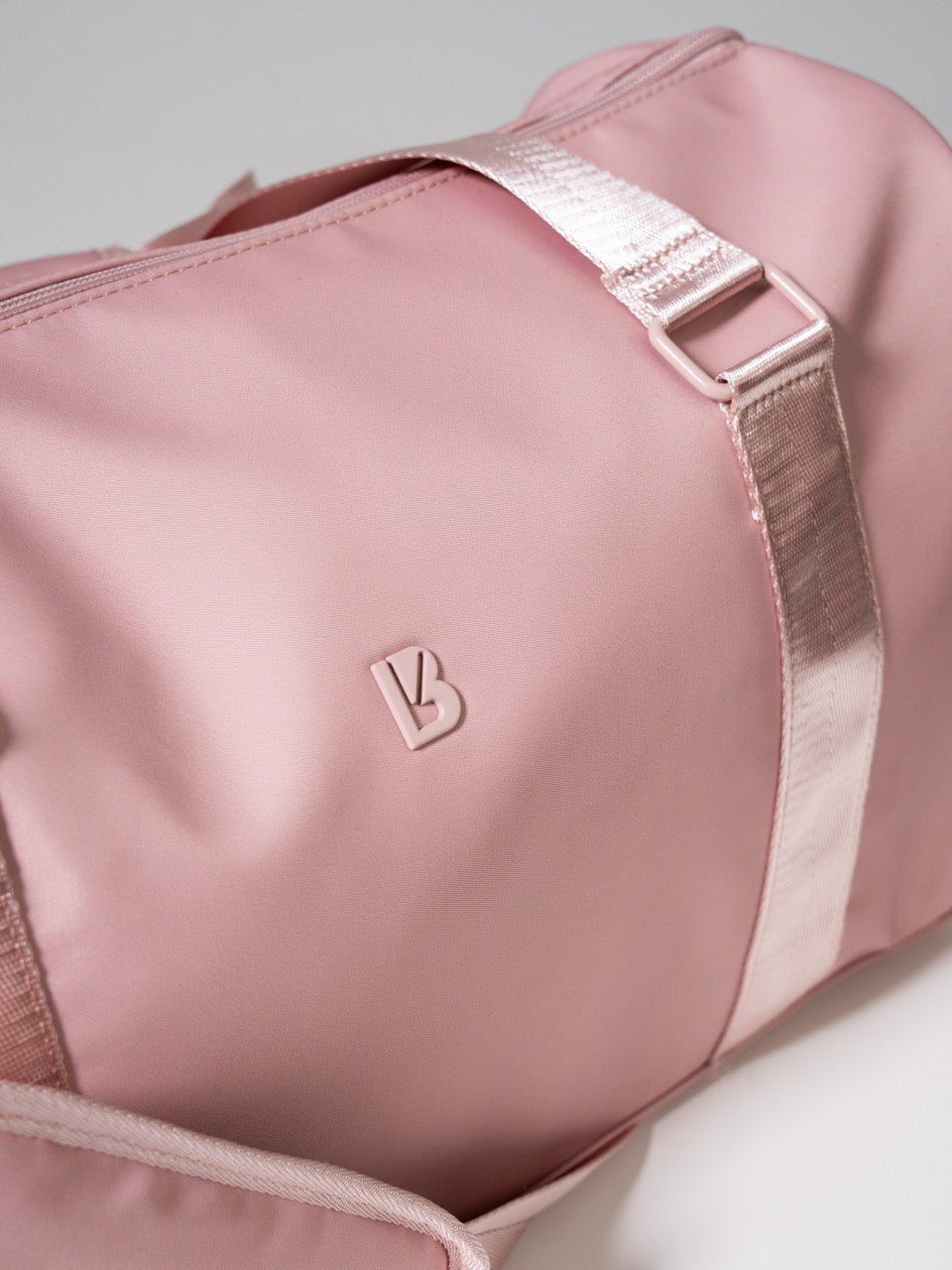 Everyday Duffel - Strawberry Milk