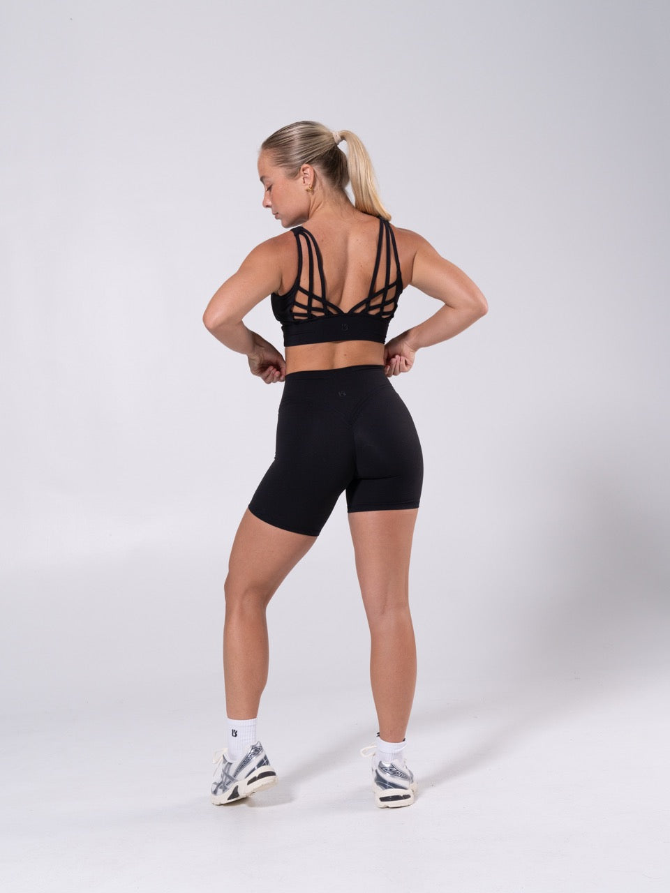 Monarch Sports Bra - Onyx Black