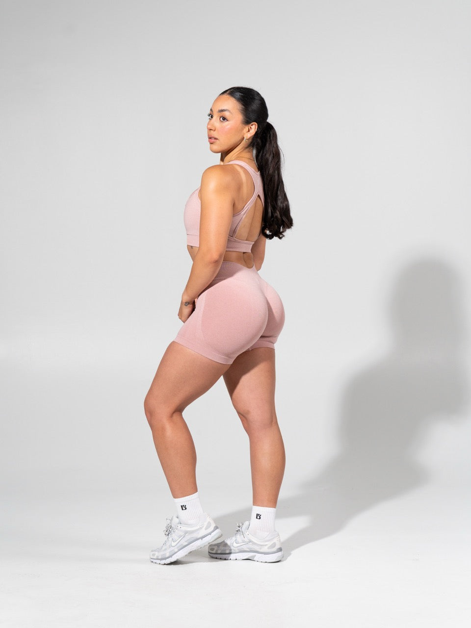 **PREORDER** Miracle Seamless Hip Rise Short 4.5" - Heather Rose Water