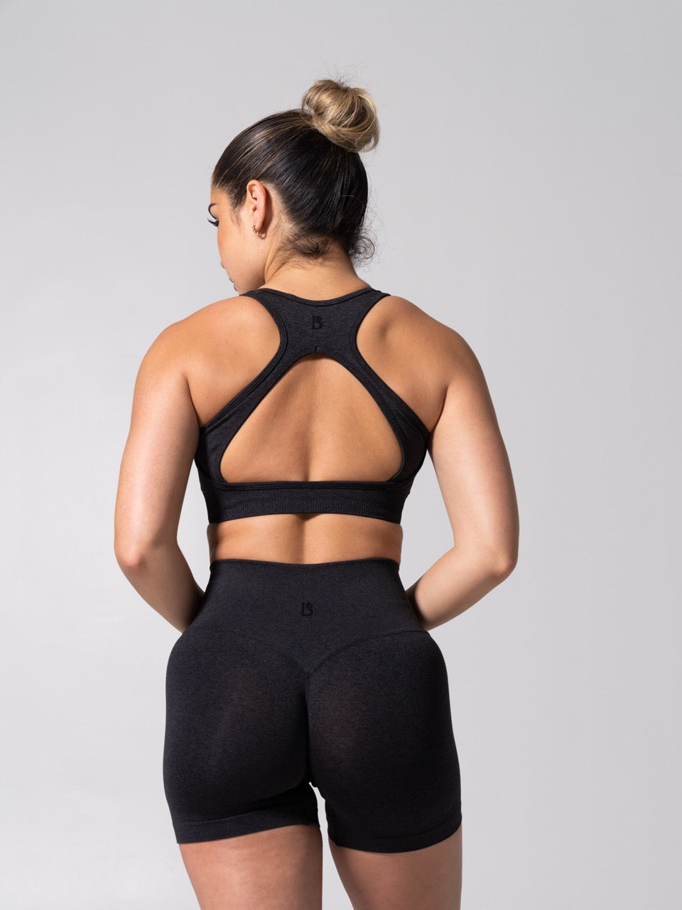 **PREORDER** Vida Seamless Sports Bra - Heather Charcoal