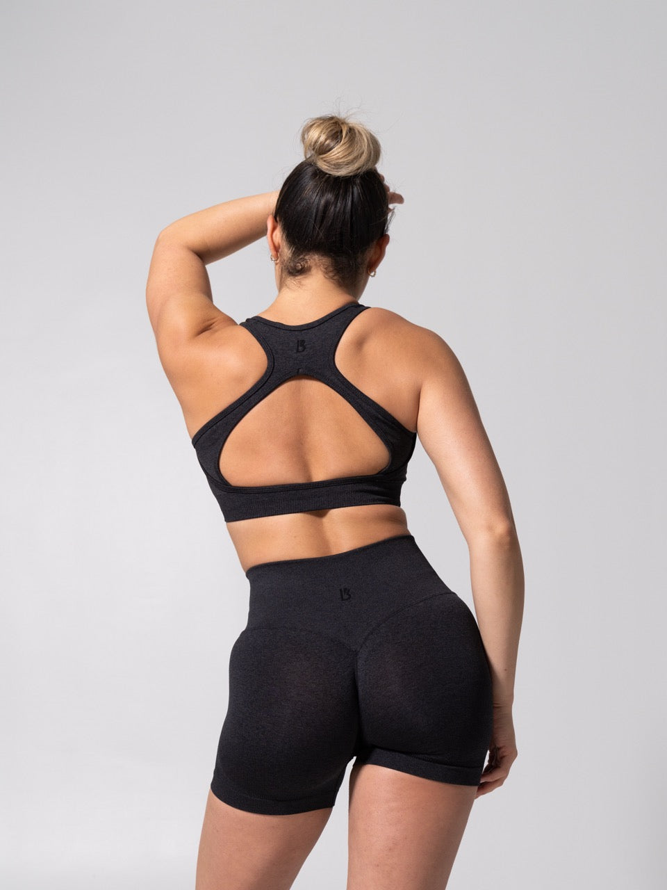 **PREORDER** Vida Seamless Sports Bra - Heather Charcoal