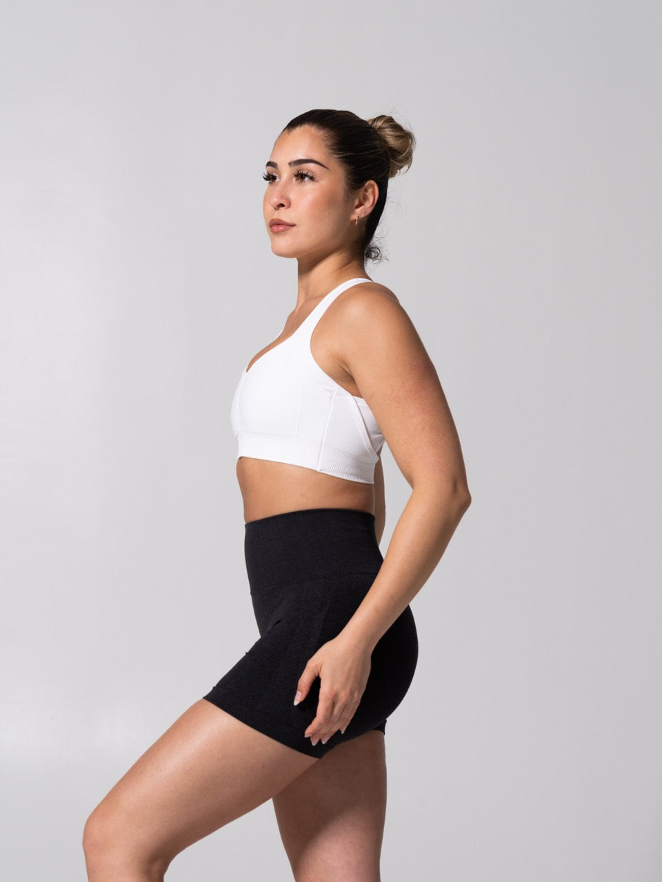 **PREORDER** Vida Seamless Sports Bra - White