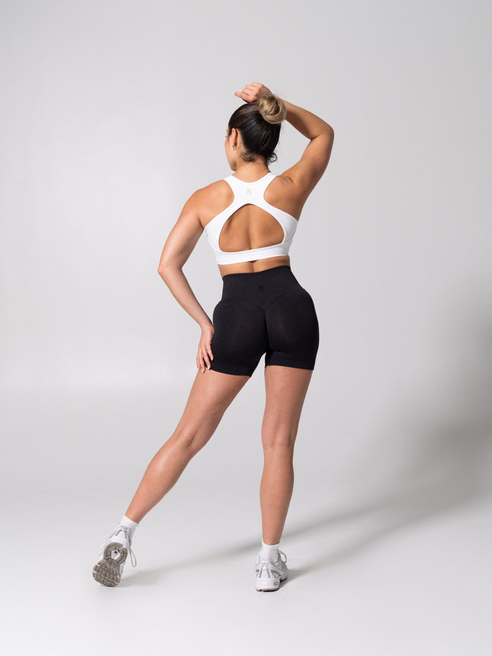 **PREORDER** Vida Seamless Sports Bra - White
