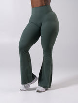 Thumbnail 3 of Legacy Flare Legging - Limon Pepino, 3 of 5