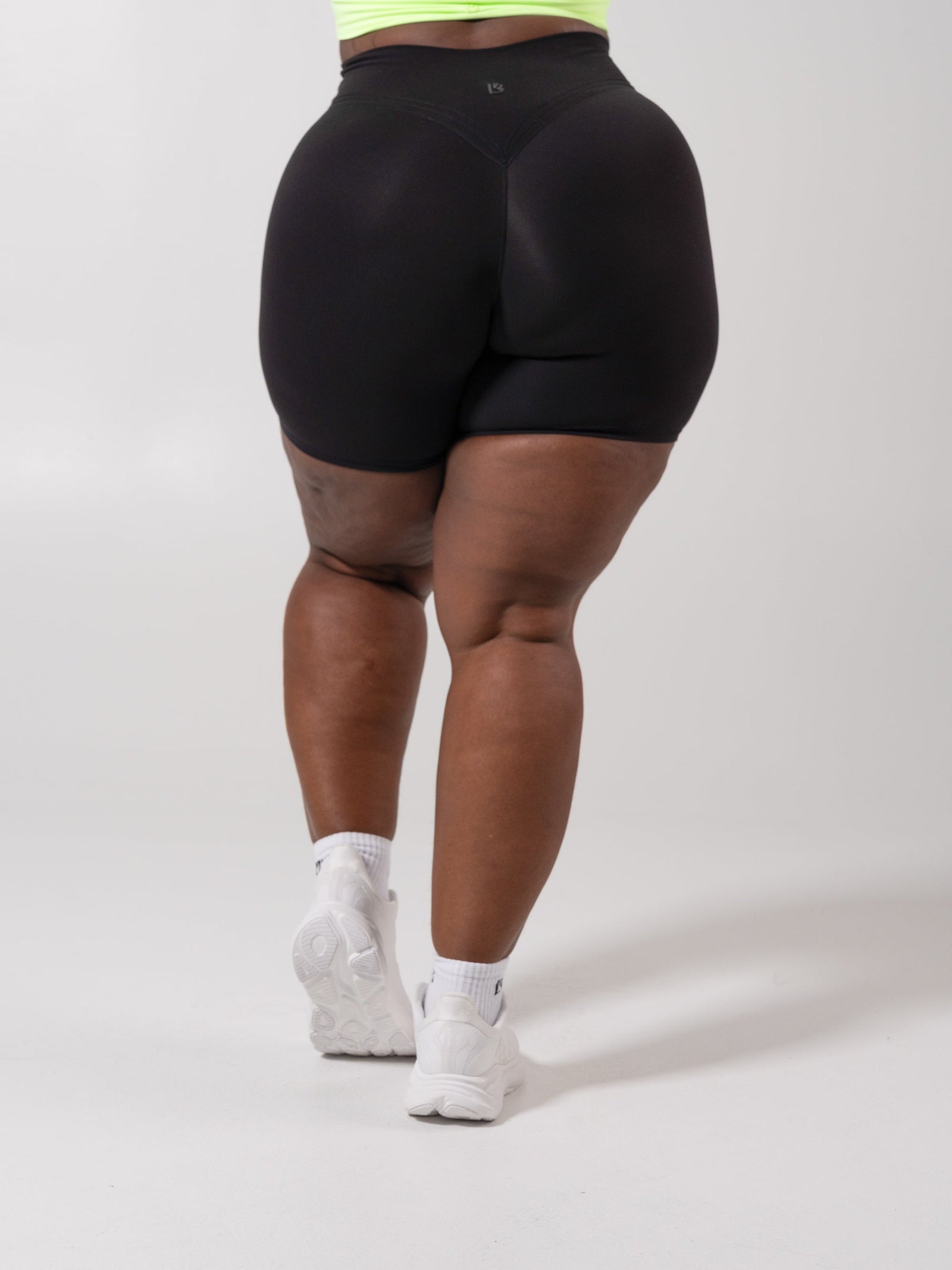 Micro Legacy Short 6" - Onyx Black
