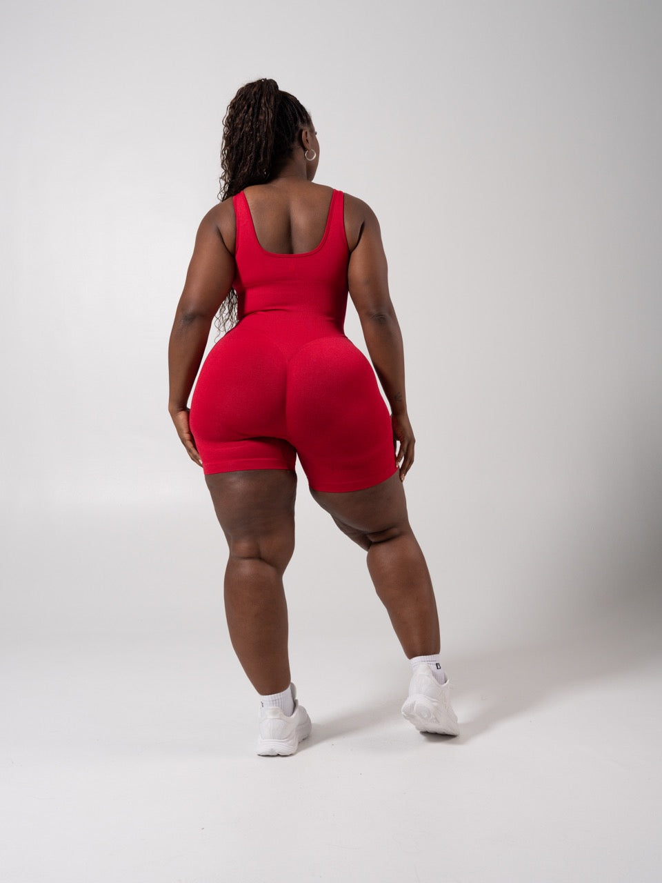 **PREORDER** Miracle Scrunch Seamless Bodysuit 5" - Heather Lipstick Red