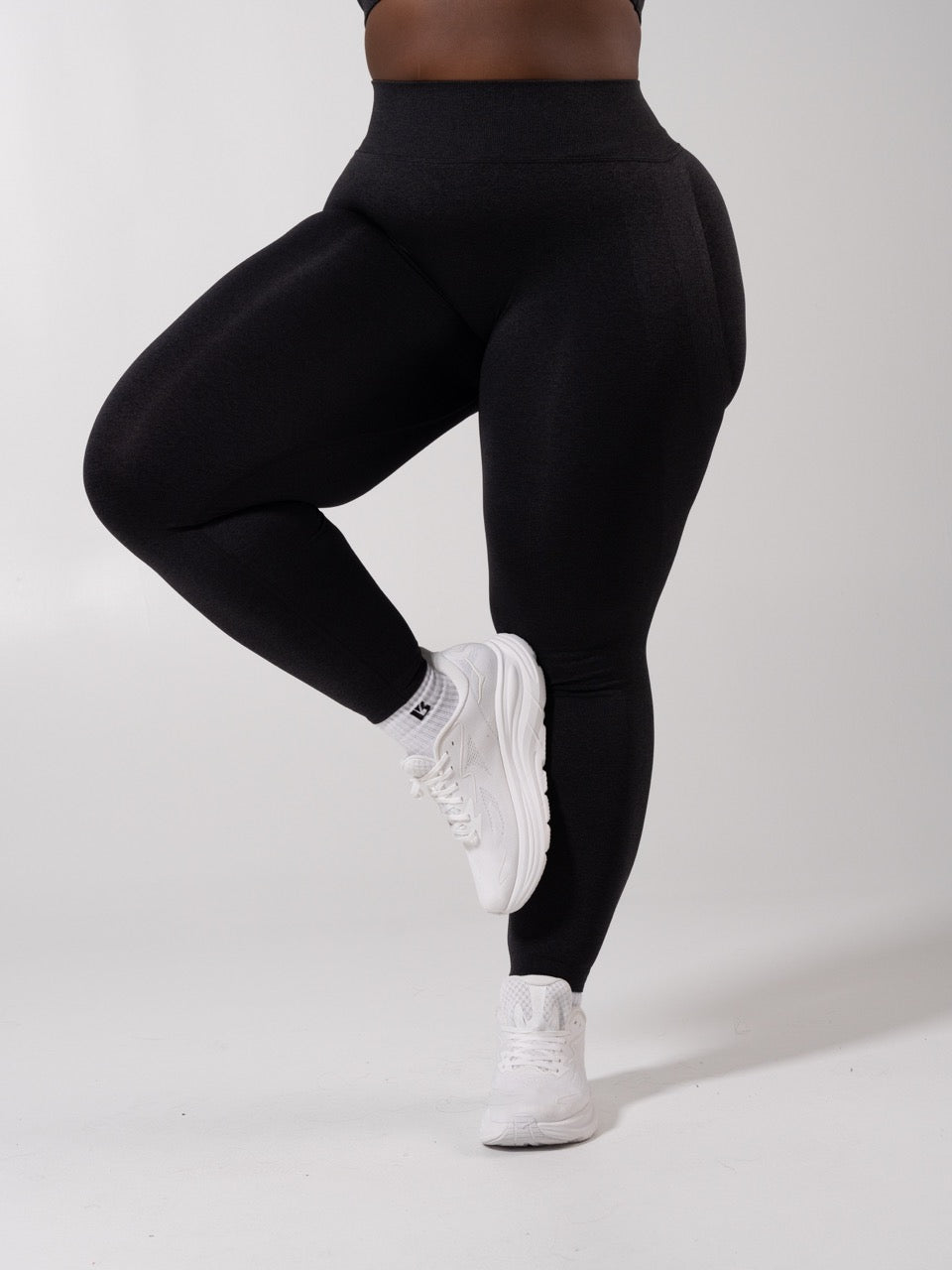 **PREORDER** Miracle Seamless Hip Rise Legging - Heather Charcoal