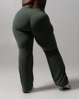 Thumbnail 3 of Poshknit Straight Leg Pant - Limon Pepino, 3 of 5